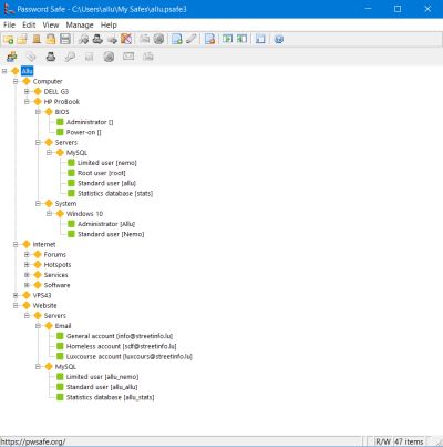 Password Safe: Vault content as organized list with groups, sub-groups and user/password items